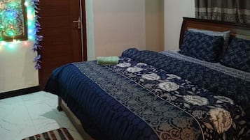 2 bedrooms, WiFi, bed sheets