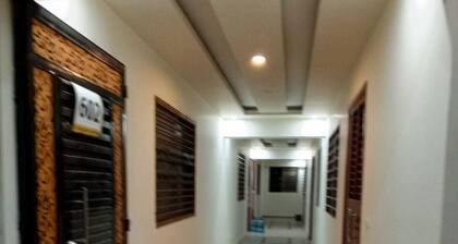 Peaceful & Executive appartment for a family. Nearby supermarkets, airport .