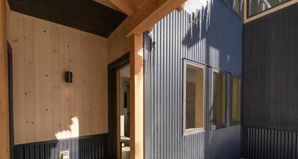 Brand New Beautiful Townhouse! Views and Pickleball