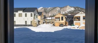 Brand New Beautiful Townhouse! Views and Pickleball