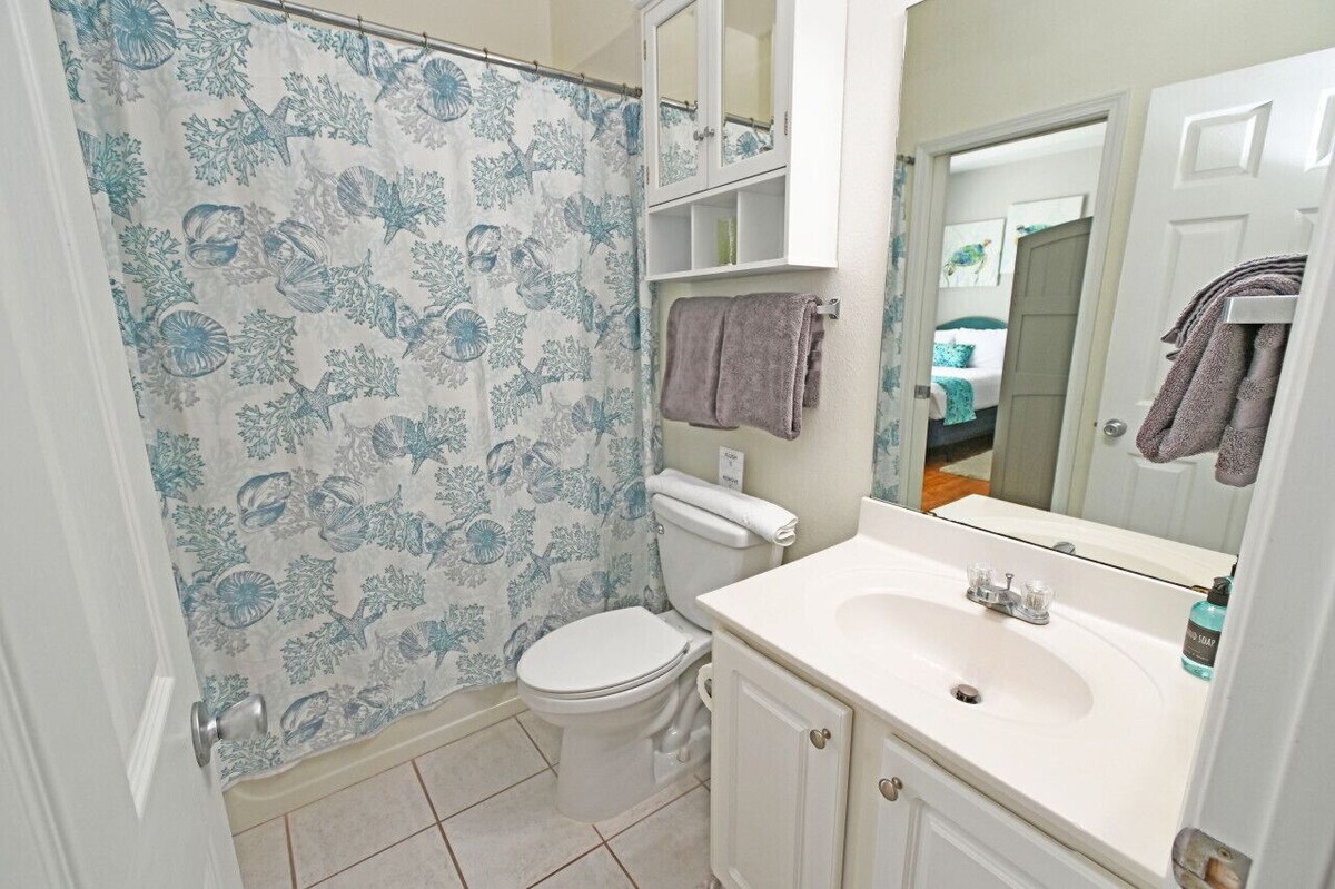 Photo 17 of Sandpiper Cove 2 Bedroom Canal Front Bring Your Boat! Park Your Trailer Under the Unit!
