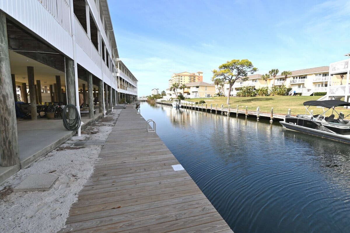 Photo 25 of Sandpiper Cove 2 Bedroom Canal Front Bring Your Boat! Park Your Trailer Under the Unit!