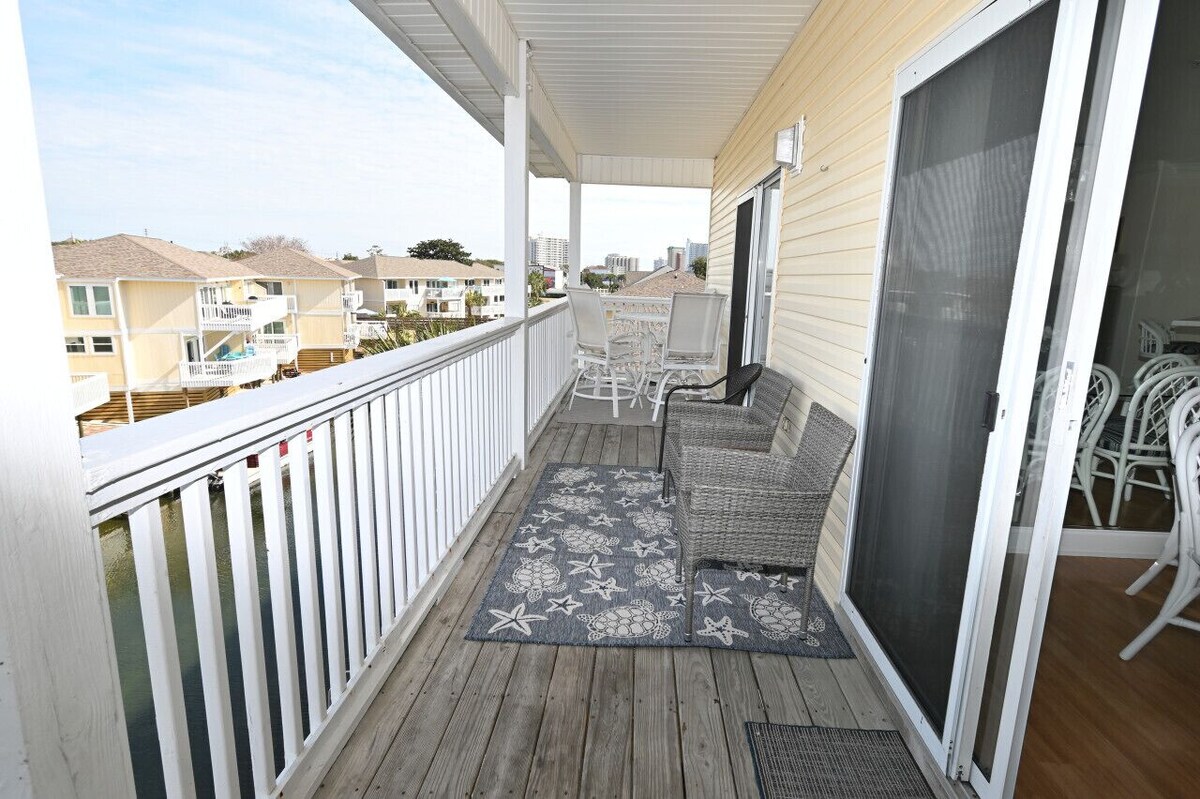 Photo 22 of Sandpiper Cove 2 Bedroom Canal Front Bring Your Boat! Park Your Trailer Under the Unit!