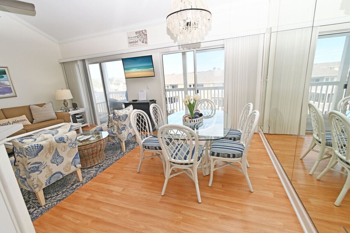 Photo 5 of Sandpiper Cove 2 Bedroom Canal Front Bring Your Boat! Park Your Trailer Under the Unit!