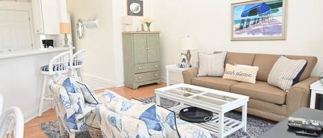 Een televisie en boeken