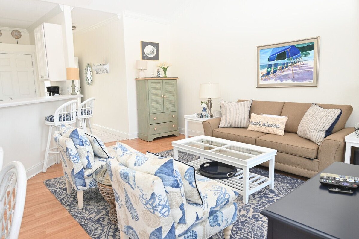 Sandpiper Cove 2 Bedroom Canal Front Bring Your Boat! Park Your Trailer Under the Unit!