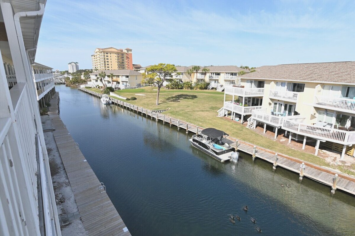 Photo 14 of Sandpiper Cove 2 Bedroom Canal Front Bring Your Boat! Park Your Trailer Under the Unit!