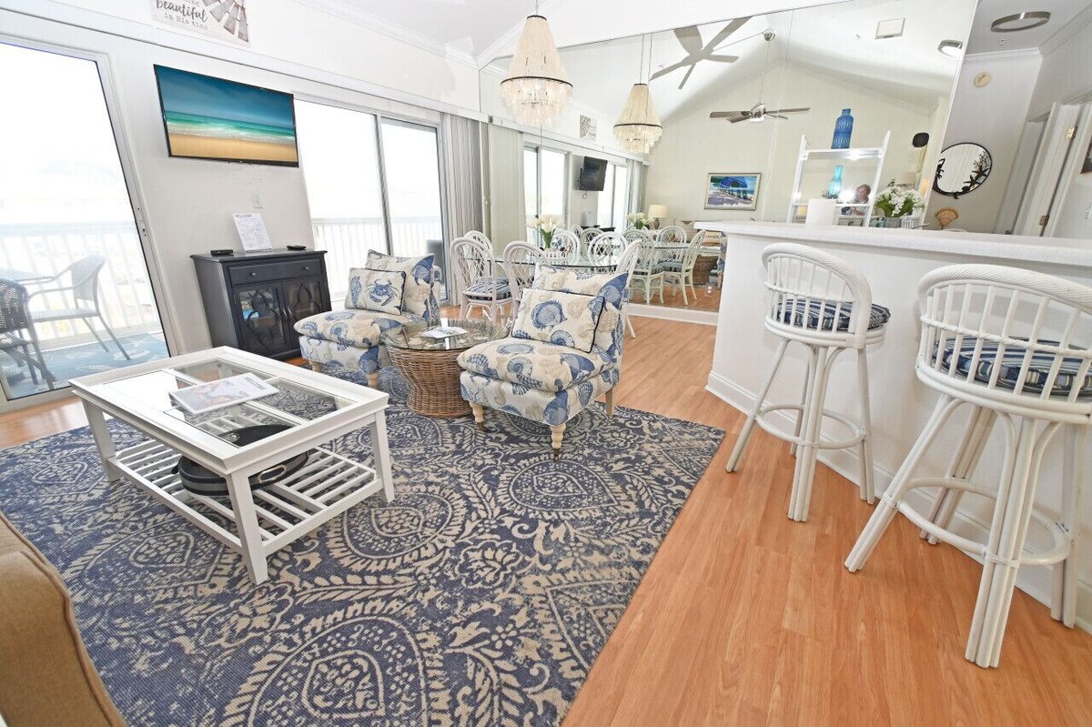 Photo 7 of Sandpiper Cove 2 Bedroom Canal Front Bring Your Boat! Park Your Trailer Under the Unit!