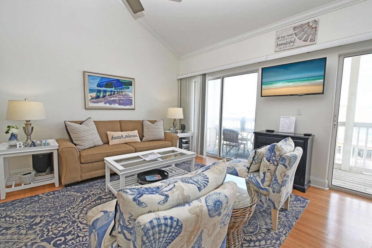 Photo 8 of Sandpiper Cove 2 Bedroom Canal Front Bring Your Boat! Park Your Trailer Under the Unit!