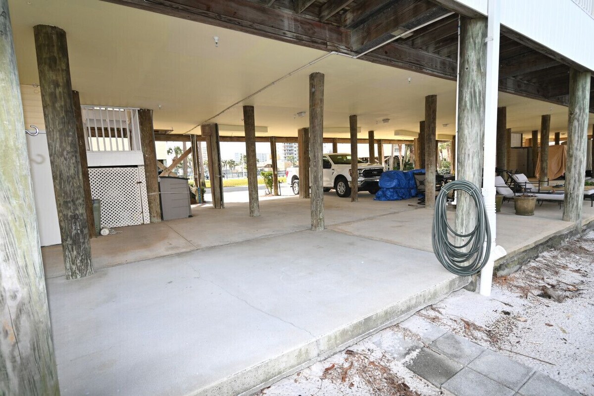 Photo 26 of Sandpiper Cove 2 Bedroom Canal Front Bring Your Boat! Park Your Trailer Under the Unit!