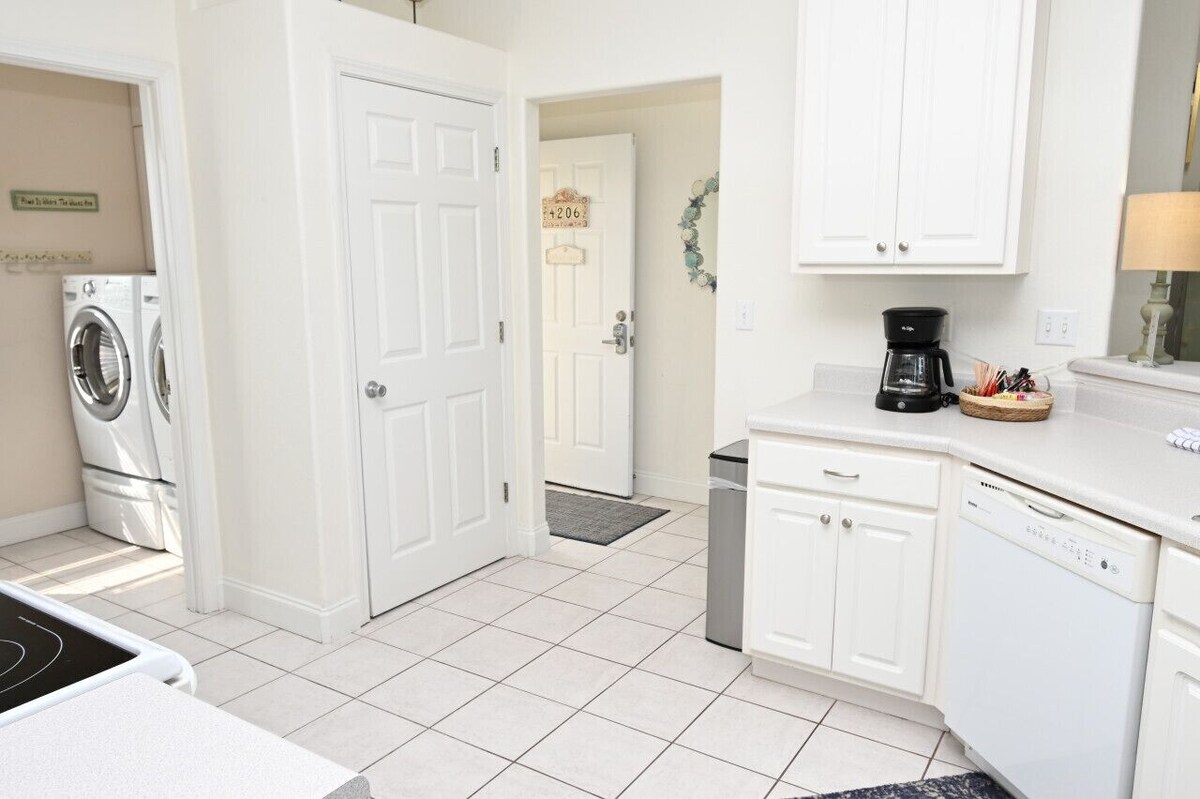 Photo 12 of Sandpiper Cove 2 Bedroom Canal Front Bring Your Boat! Park Your Trailer Under the Unit!