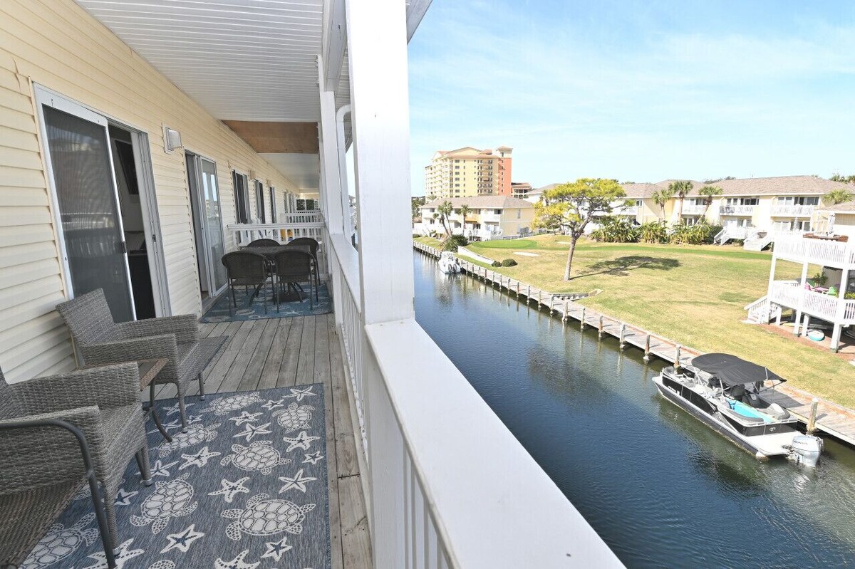 Photo 23 of Sandpiper Cove 2 Bedroom Canal Front Bring Your Boat! Park Your Trailer Under the Unit!