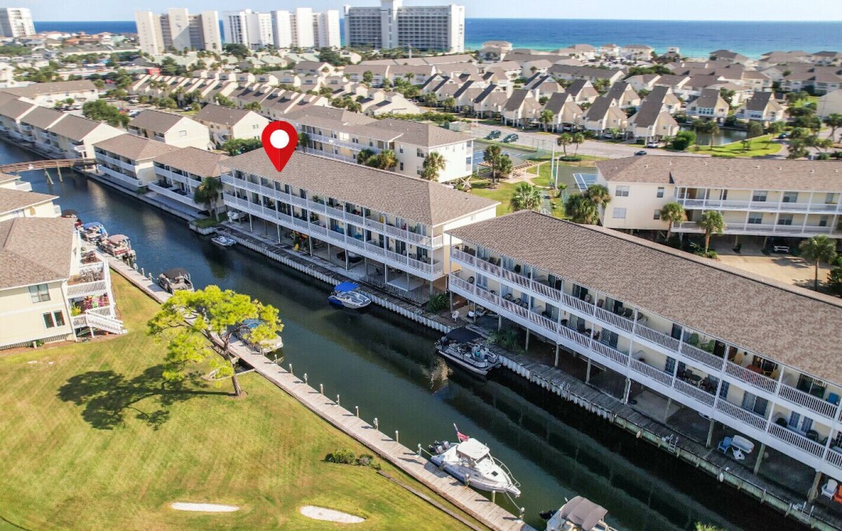 Photo 28 of Sandpiper Cove 2 Bedroom Canal Front Bring Your Boat! Park Your Trailer Under the Unit!