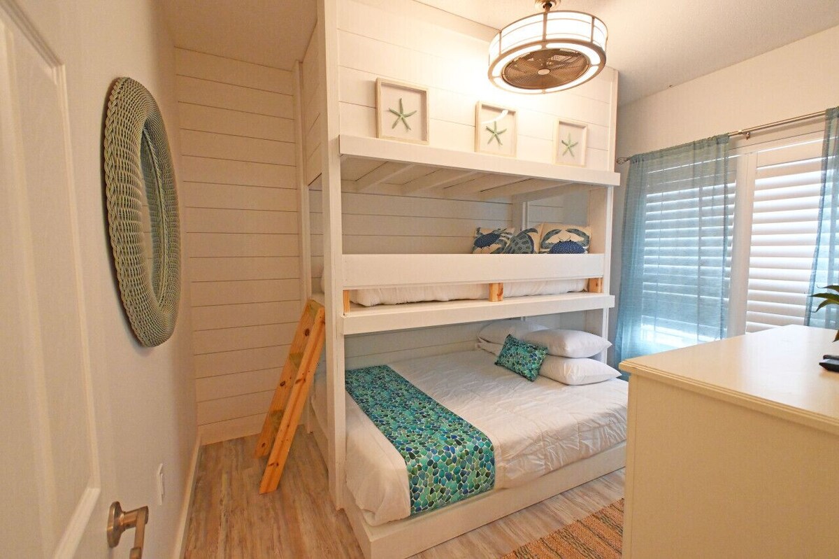Photo 18 of Your Perfect Beach Getaway With Private Beach Access Pet Friendly