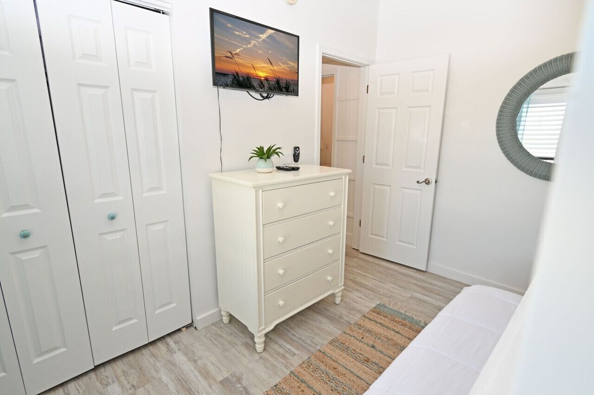 Photo 19 of Your Perfect Beach Getaway With Private Beach Access Pet Friendly