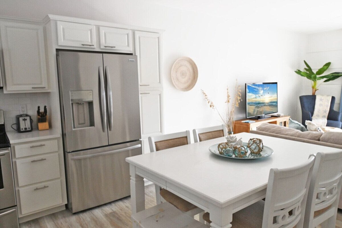 Photo 6 of Your Perfect Beach Getaway With Private Beach Access Pet Friendly