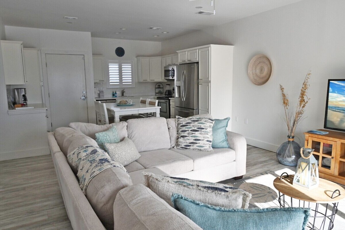 Photo 8 of Your Perfect Beach Getaway With Private Beach Access Pet Friendly