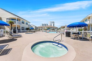 Et oppvarmet basseng