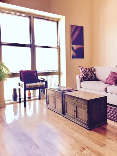 UNEEK SPACE - Home Away From Home