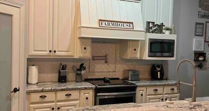 Main House Listing 3BD/2BA