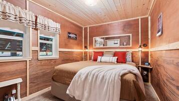 2 makuuhuonetta, silitysrauta/-lauta, Wi-Fi, vuodevaatteet