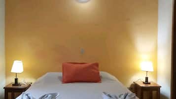 Kolmen hengen superior-huone, useita sÀnkyjÀ, ilmastointi | Untuvapeitot, yksilöllisesti kalustettu