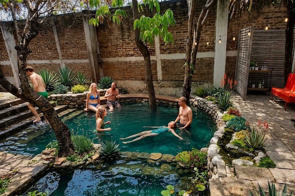 15 outdoor pools