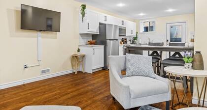 Elegant & Private Apartment With Full Kitchen - Short Walk to Downtown London