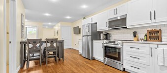 Elegant & Private Apartment With Full Kitchen - Short Walk to Downtown London