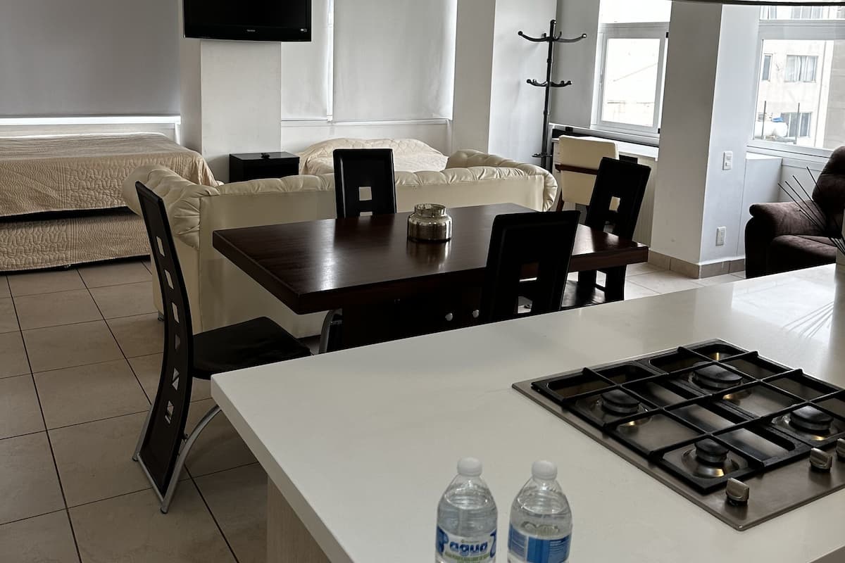 Appartement familial | 1 chambre, literie de qualité, décor unique, ameublement unique