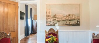 Historic Crescent City Cottage

