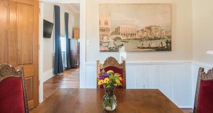 Historic Crescent City Cottage