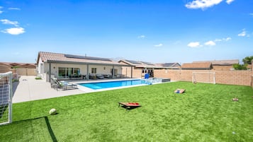 Udendørs pool, opvarmet pool