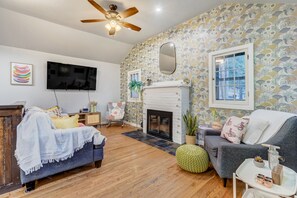 Smart TV, fireplace, table football, ping pong