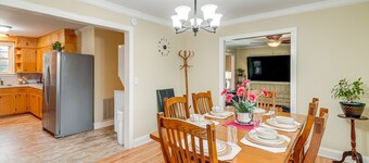 Charming Milton Home w/ Porch - 5 Mi to VIR!