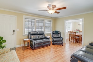 TV, books - Charming Milton Home w/ Porch - 5 Mi to VIR! (Milton)