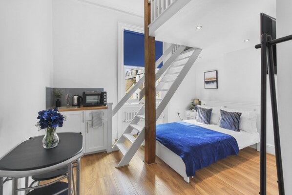 1 chambre, fer et planche à repasser, Wi-Fi gratuit, draps fournis