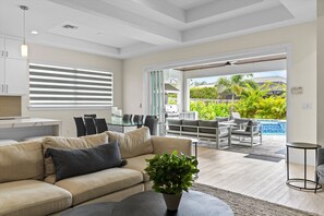 Smart TV, fireplace, video games - Finest Luxury Home, Heated Pool/Spa, Gameroom, FREE Bikes, Close to the Beach (Naples)