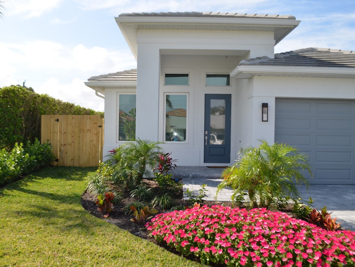 Photo 2 of NEW Arcade/Gameroom! Fine Luxury Home, Heated Pool/Spa, FREE Bikes, Near Beach