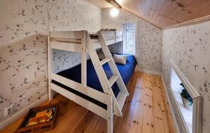 3 bedrooms, travel cot, free WiFi
