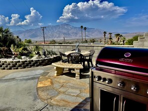 屋外ダイニングエリア