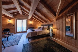 5 Schlafzimmer, Schreibtisch, Bügeleisen/Bügelbrett, Reisekinderbett