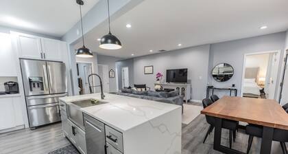 Luxe Bungalow Retreat - Near State Farm & MB Stad