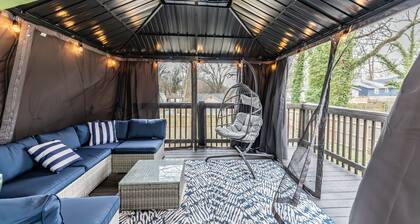Luxe Bungalow Retreat - Near State Farm & MB Stad