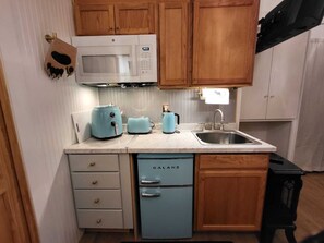 Coffee/tea maker, fridge, microwave, electric kettle