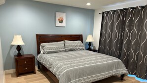 Room - Mission Beach New 2 bedroom - parking, furnished, AC, Parking, rooftop, firepit (San Diego)