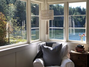 Interior - Cortes Beach house 
Relaxing cottage on the ocean  (Mansons landing)