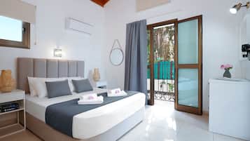 2 bedrooms, iron/ironing board, internet, bed sheets