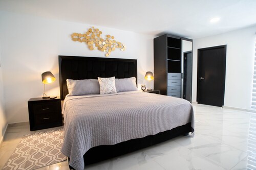 Newly-remodeled Home for multiple guests 