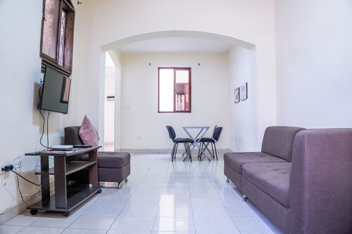 The exclusive Barrio Granada has the best fashion stores, restaurants, stores and